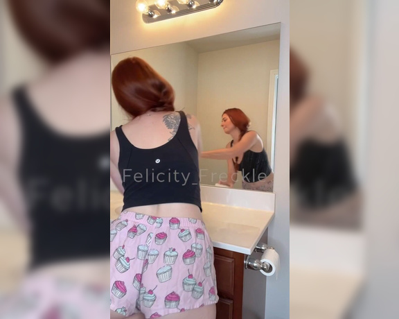 Felicity Freckle aka Felicity_freckle OnlyFans - Hi guys!! Friday treat for you! BUT WAIT theres more! I was cleaning my bathroom when I decided t