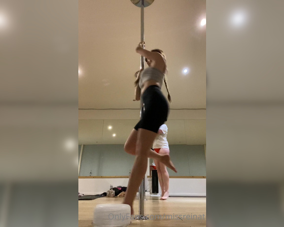 Miss Reina T aka Missreinat OnlyFans - Went to my first pole class, so good for fitness, it was tough, please excuse the people in the back