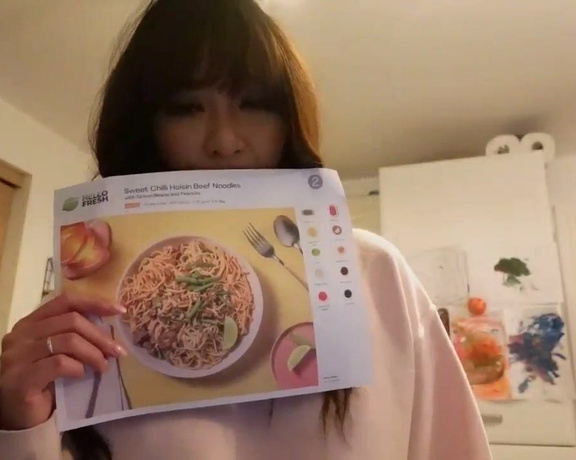 Miss Reina T aka Missreinat OnlyFans - Cooking stream! Making yummy beef hoisin noodles!