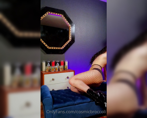 Cosmicbroccoli OnlyFans - 100% totally sexy AND 100% totally a dork