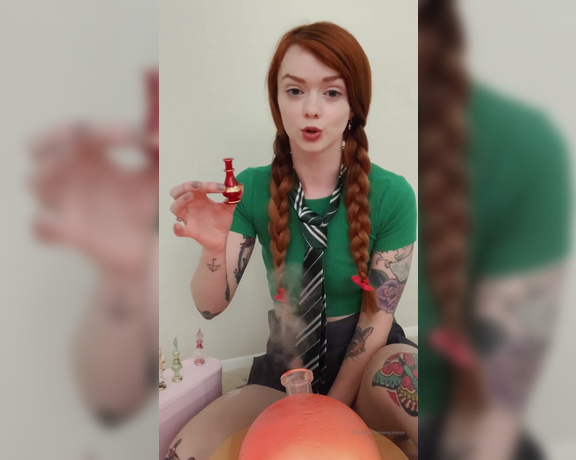 Weejulietots OnlyFans - Harry Potter week Naughty potions with this slutty Slytheryn