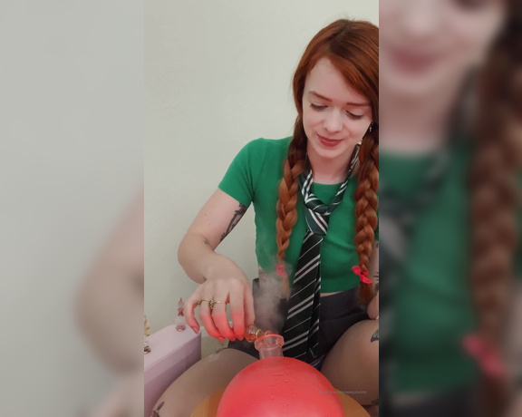 Weejulietots OnlyFans - Harry Potter week Naughty potions with this slutty Slytheryn