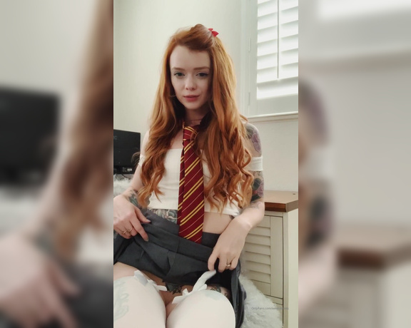 Weejulietots OnlyFans - Harry Potter week Here’s a short clip from my Gryffindor video that’s waiting to be unlocked in