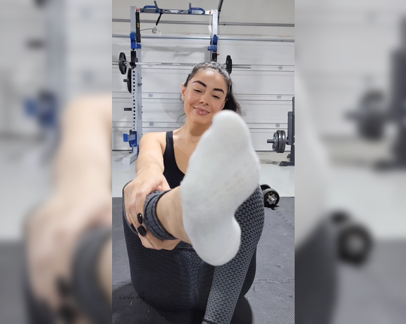 Cookiesbby OnlyFans - Busy gym day but at least I can take off my sneakers and smell my socks