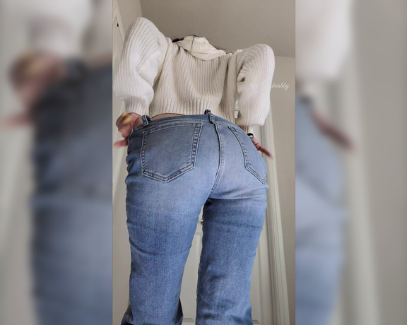 Cookiesbby OnlyFans - My baggy jeans can be sexy too