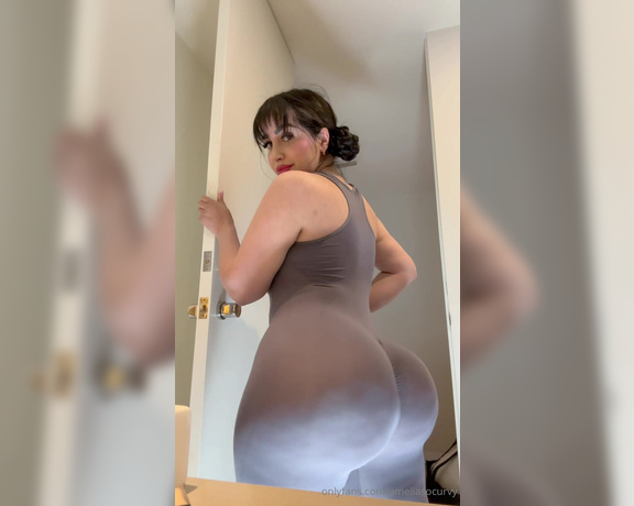 Amelia aka Urthickpersiangfnoppv OnlyFans - How I put on jumpsuits