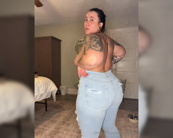 Kali aka Nocarekali OnlyFans - Could use some dick today If you like jeans content make sure to let me know, need some more pairs