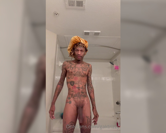 Prince Dark Magic aka Gaktrizzy OnlyFans - Who wanna take a shower with me