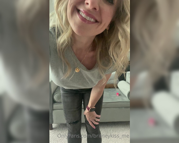 Britneykiss_me OnlyFans - Heading out to run my mommy errands and I rarely leave the house without my favorite accessory! Btw