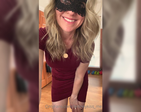 Britneykiss_me OnlyFans - Who says you can’t be kinky and classy at the same time I’m heading to a work appointment and I deci