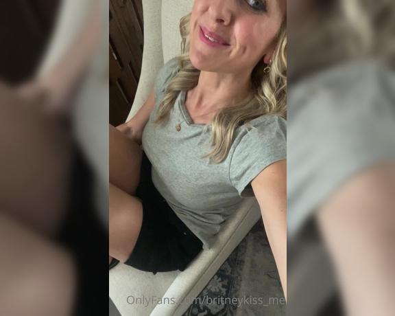 Britneykiss_me OnlyFans - Happy Thursday! The storm finally subsided and it’s actually a pretty beautiful day today! I’m headi