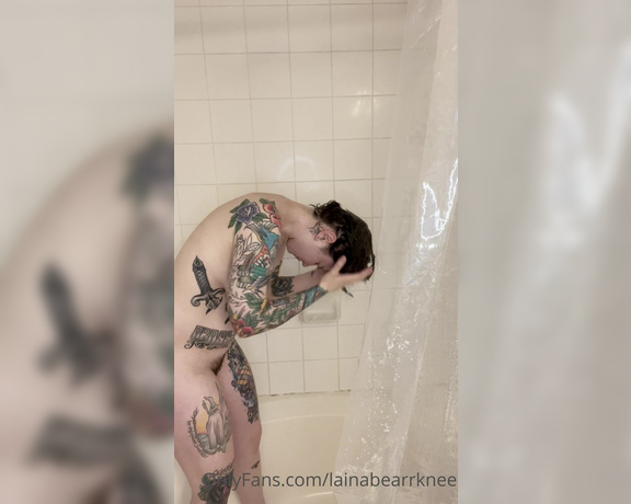 Lainabearrknee OnlyFans - Shower Time Talks w LainaBearrKnee just keeping it real and updating yall on my life plans!