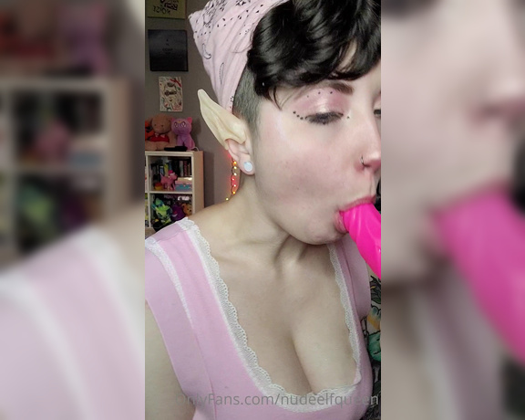Lainabearrknee OnlyFans - For all my oral fixation fetishes