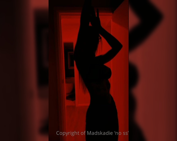 Madskadie OnlyFans - I did the silhouette challenge ! Wanna see the photos I took !