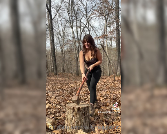 Maggie May aka Reallymaggiemay OnlyFans - Join me for an afternoon of splitting wood