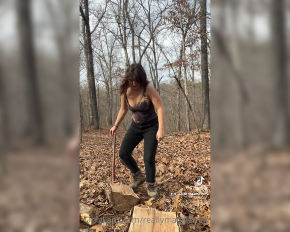 Maggie May aka Reallymaggiemay OnlyFans - Join me for an afternoon of splitting wood