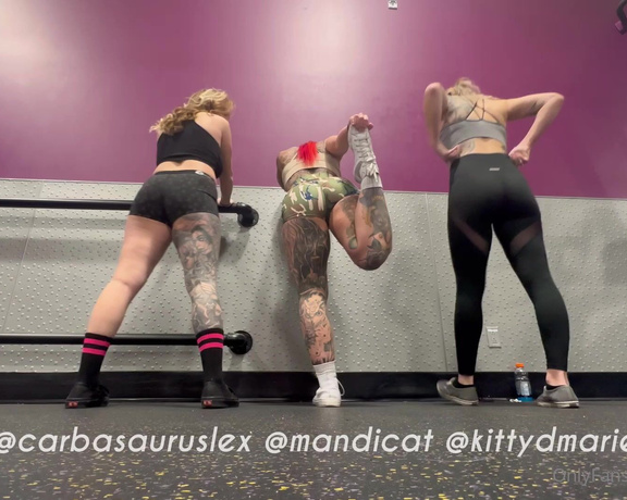 Mandicat OnlyFans - We did a workout together then some stretching then took a shower all together stay tuned for the