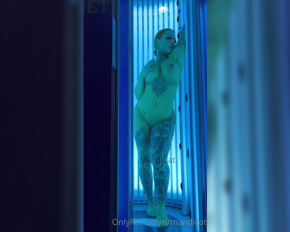 Mandicat OnlyFans - Who thinks I should bring a toy and fuck my self in the tanning bed next time private room