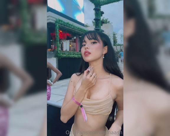 Mina Ash aka Minaash OnlyFans - It’s too hot out here