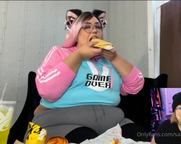 Satanpanties666 OnlyFans - Happy Monday! Get a snack and come eat with me This weeks mukbang is a little different The 1