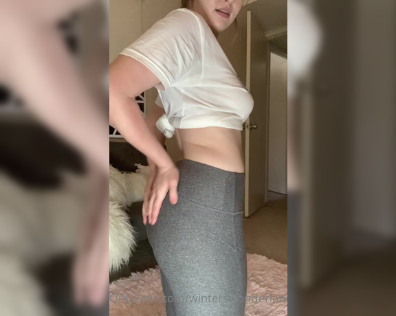 Blair Winters OnlyFans aka Winterswonderland - You like me in leggings Watch me play with my dildo and beg you to cummy on my booty
