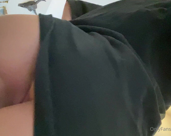 Kaylen aka Kaybaby1 OnlyFans - Do you like ass or titties