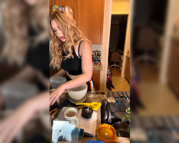 Overlairbee OnlyFans- Here’s yesterday’s cooking stream!