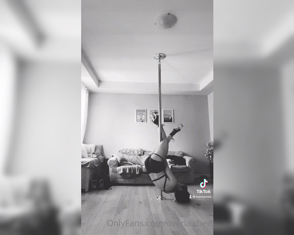 Overlairbee OnlyFans- Little morning pole practice Feel free to put virtual dollars in my garter (If you tip on this vid