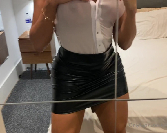 Dominique charre aka Charredominique OnlyFans - Horny now