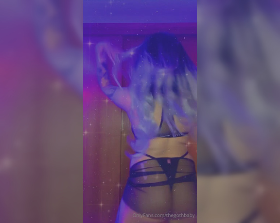 Honey huxxlee aka Thegothbaby OnlyFans - For all the people here from my gwavity videos