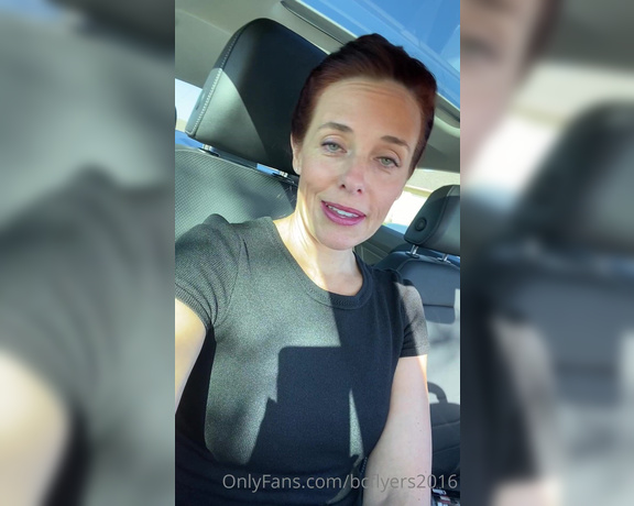 HotWifeInOk aka Bcflyers2016 OnlyFans - Little hello to brighten your Monday morning!