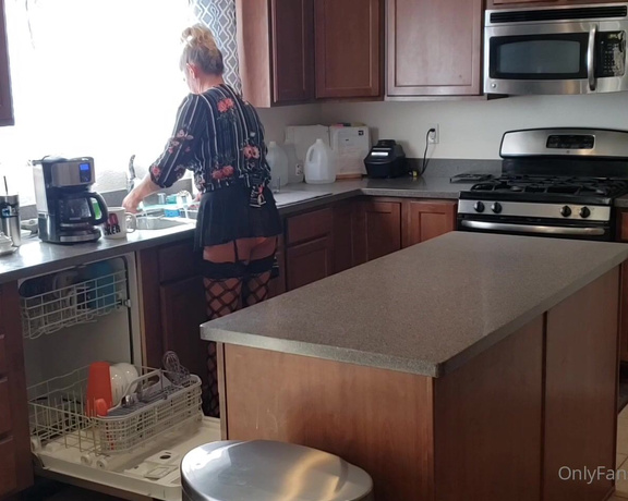 Angel Kesabel aka Angelkesabel OnlyFans - Because every man deserves a clean kitchen