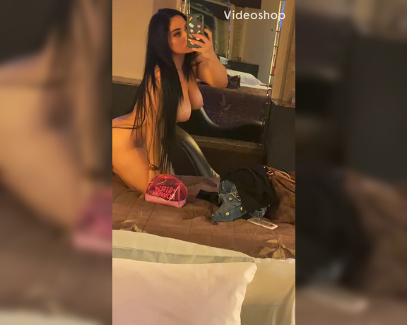 Ashley Carolina aka Ashleycarolina OnlyFans - Antes de irme a baar un vdeo para ustedes Les subo el de la ducha