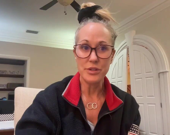 Brandi Love aka Brandi_love OnlyFans - Im kinda lovin these 1 am chats with yall might have to be our new thing