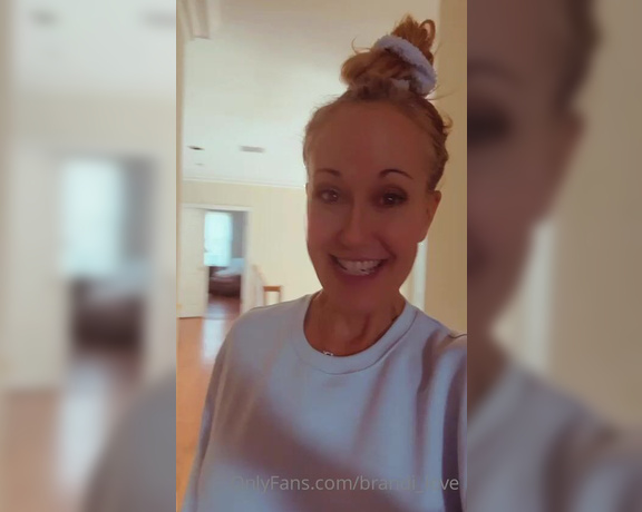 Brandi Love aka Brandi_love OnlyFans - CLOSED TITTY FLASH TUESDAY! Alright Titty lovers! The rules are simple! Simply send $15 over for a o