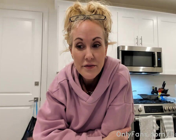 Brandi Love aka Brandi_love OnlyFans - Stream started at 02172021 0159 am Lets keep one another warm!