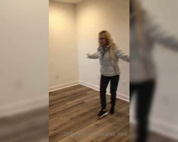 Brandi Love aka Brandi_love OnlyFans - NEW studio! What do yall think Which room do you want to see me shoot in first 2