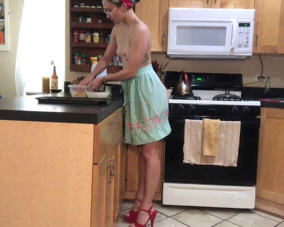 Bellatrixsweets Cooking Slut