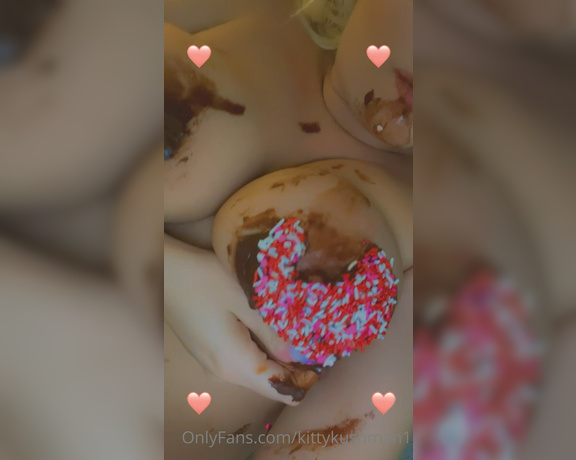 Kitty Kushman aka Kittykushman1 OnlyFans - I made a Valentine’s Day dessert for you