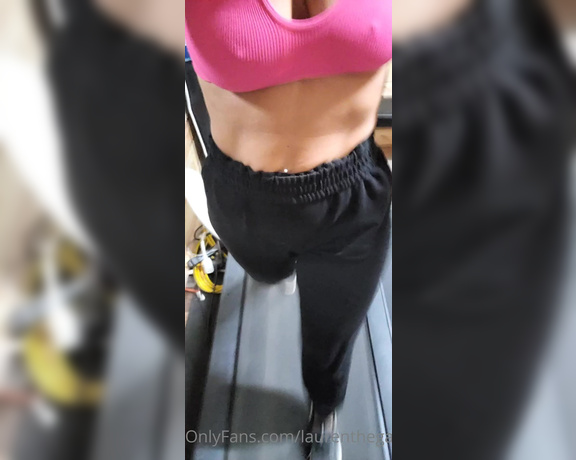 Laurenthegaqueen OnlyFans - Running this late SUCKS bad Cardio already sucks in the morning much less after a long day! Ne