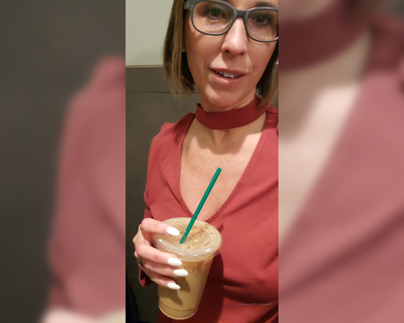 Laurenthegaqueen OnlyFans - Starbucks stud got me worked up this morning