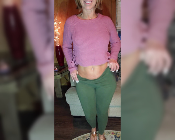 Laurenthegaqueen OnlyFans - Fan requested to see me strip & play in these green leggings from a previous post(pic attached) 1