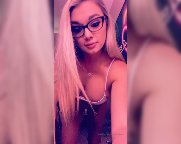 Lexi Reign OnlyFans aka Lexireign_vip - This should be my song my gf and bf brought me in 4 years ago fucking crazy