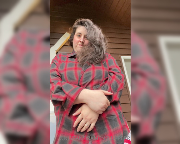 Marie Sweets BBW aka Ramenslurperr OnlyFans - Do you have a big piece of wood for this cozy lumberjack