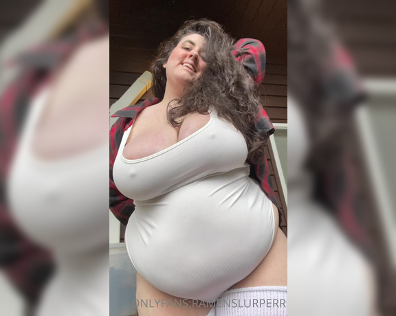 Marie Sweets BBW aka Ramenslurperr OnlyFans - Do you have a big piece of wood for this cozy lumberjack