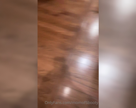 Momof5booty OnlyFans - Just a couple of quick vids of me in my daily around the house attire!! I love that fact that I am 2