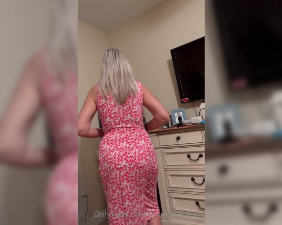 Momof5booty OnlyFans - Dress try on video!! Of the three what is your favorite