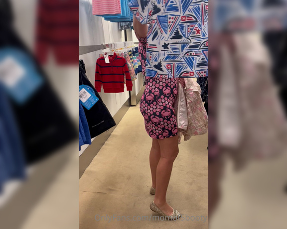 Momof5booty OnlyFans - It’s been awhile since I’ve been out shopping, I love shopping at Belk! Watch me do a lil tease for