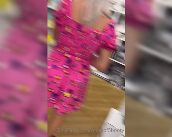 Momof5booty OnlyFans - The ever popular candid shopping upskirt!! This time at a pet shop and a furniture store! I hope y 1