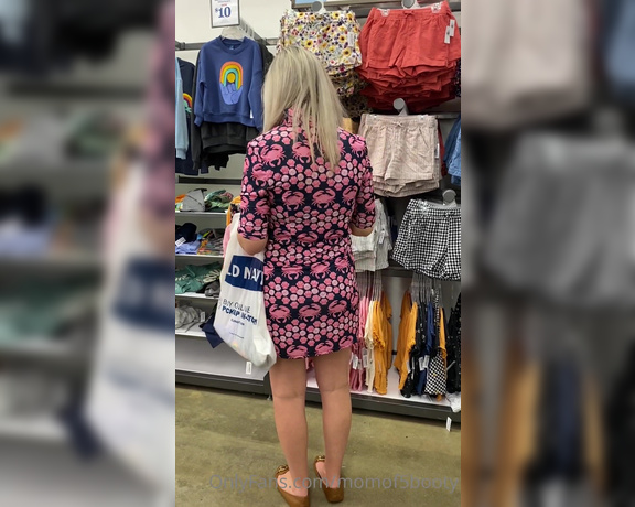 Momof5booty OnlyFans - Part 2 of my shopping spree this weekend! A little flashing and upskirt action in these!! 2